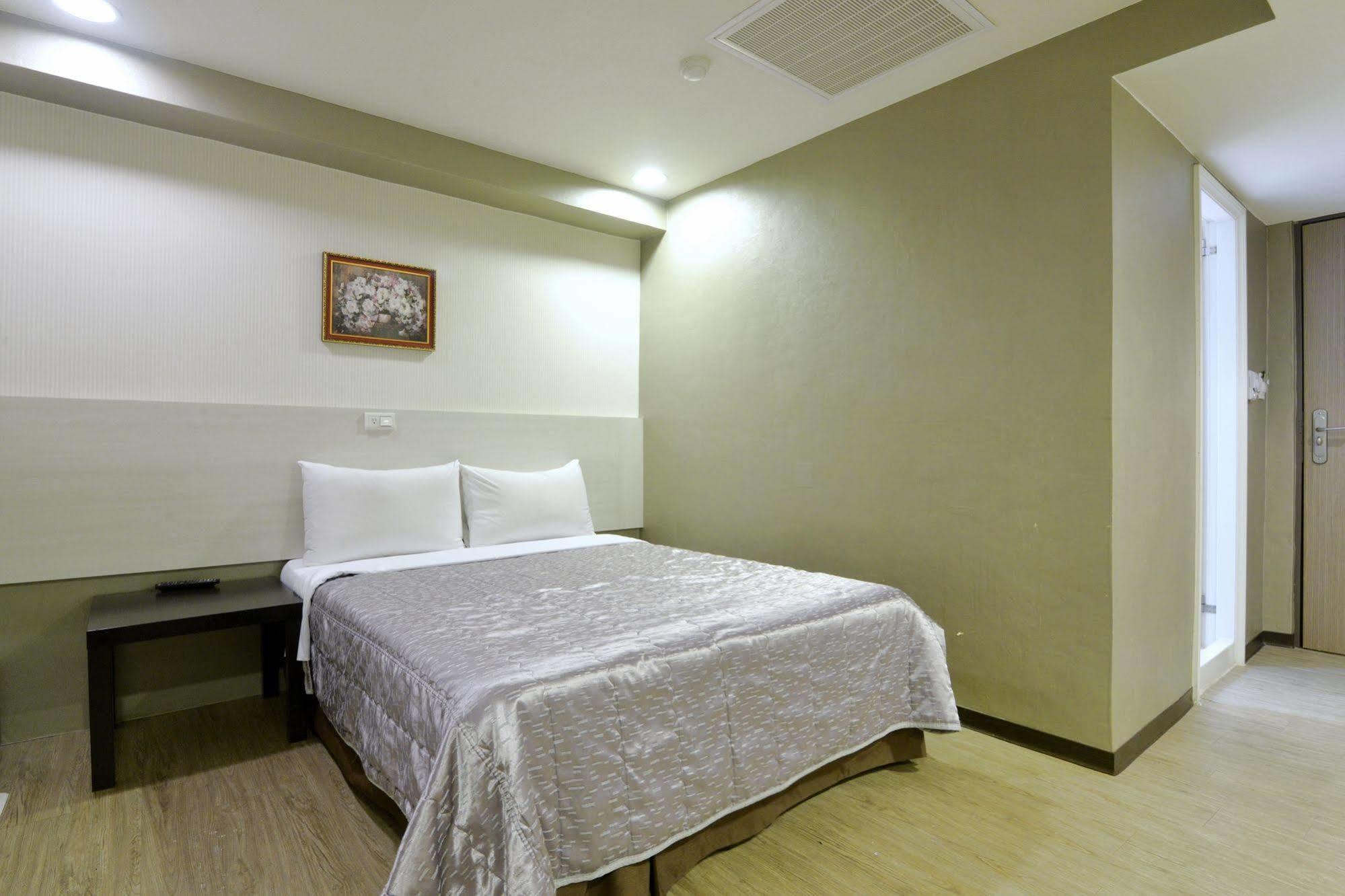 Palmer Hotel Taichung Exterior foto