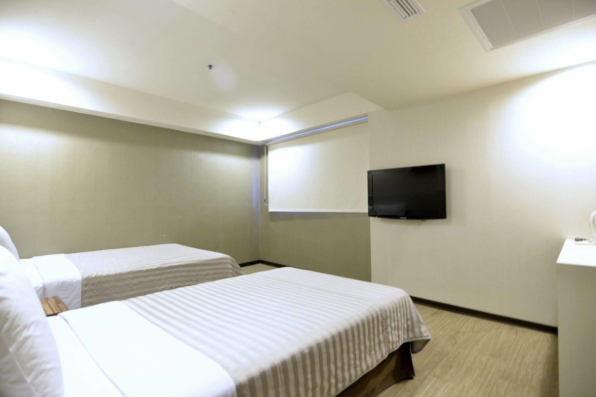 Palmer Hotel Taichung Exterior foto