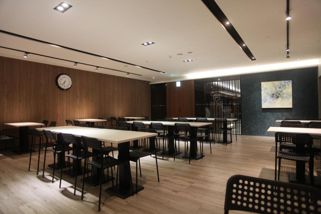 Palmer Hotel Taichung Exterior foto
